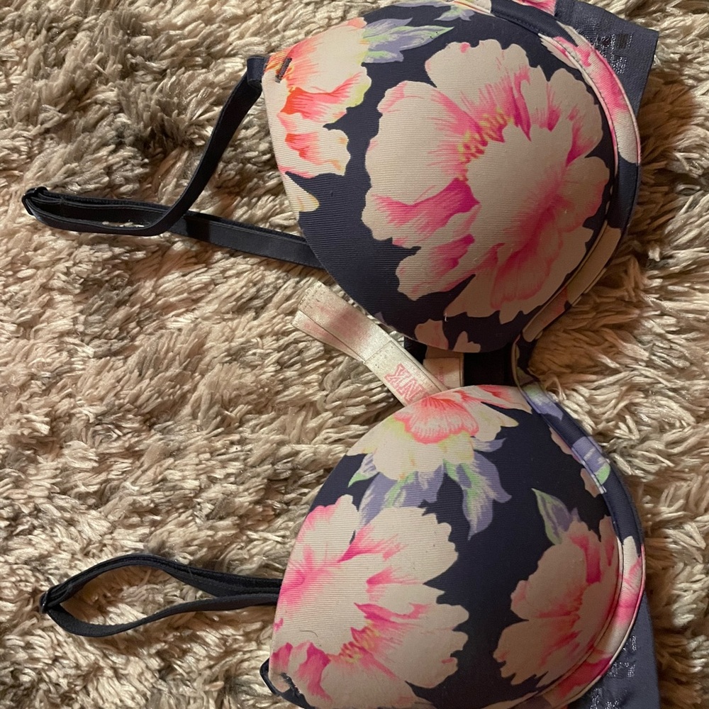 Victoria secrets push up bra